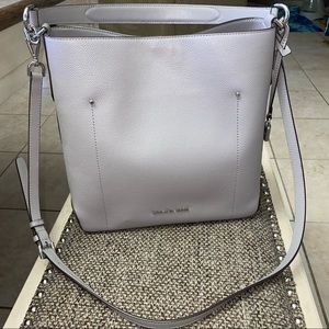 Michael Kors Hayes Large Bucket Shoulder Bag
